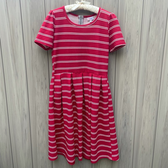 LuLaRoe Dresses & Skirts - LuLaRoe Amelia Red Stripe Dress